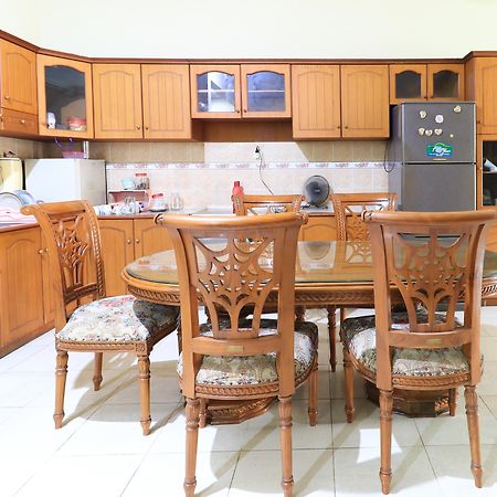 Guest House Samarinda Kültér fotó